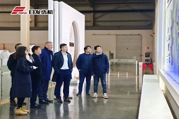 방문 및 검사를 위해 Südwolle Group의 지도자를 RIFA에 따뜻하게 환영합니다.